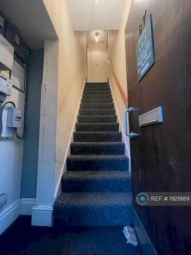 Studio To Rent In Stonehall Rd, Bradford, BD2