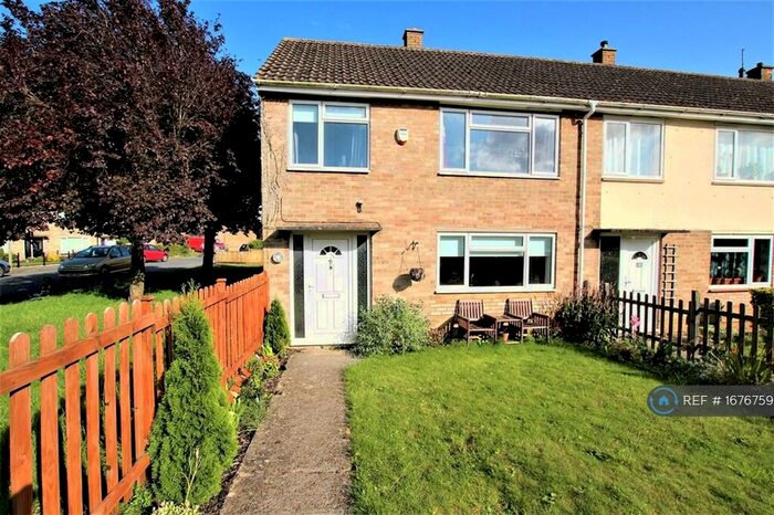 3 Bedroom Semi-Detached House To Rent In Windle Gardens, Bicester, OX26