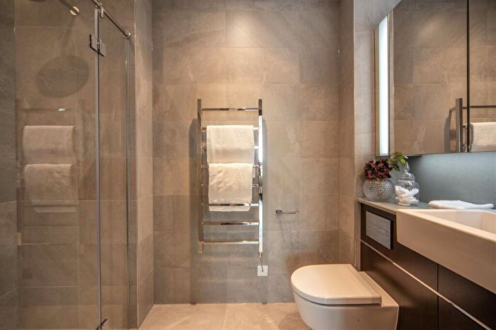 2 Bedroom Apartment To Rent In Charles Clowes Walk, Nine Elms, London, SW11