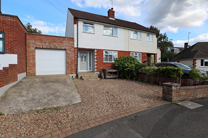 3 Bedroom Semi-detached House For Sale In Auckland Road, Caterham, CR3
