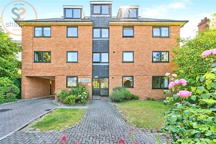 1 Bedroom Flat For Sale In The Cedars, Kingston Upon Thames, Surrey, KT2