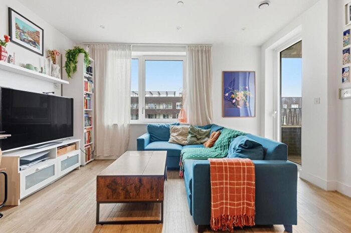 1 Bedroom Apartment For Sale In Beck Square, London, E10