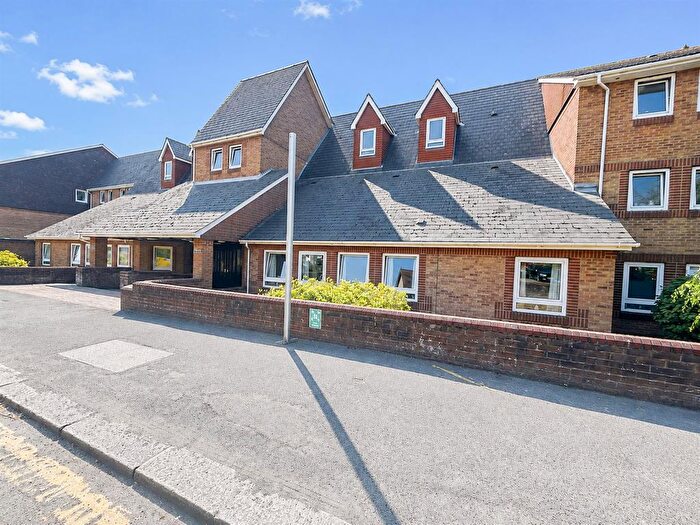 1 Bedroom Flat For Sale In Terminus Road, Bexhill-On-Sea, TN39