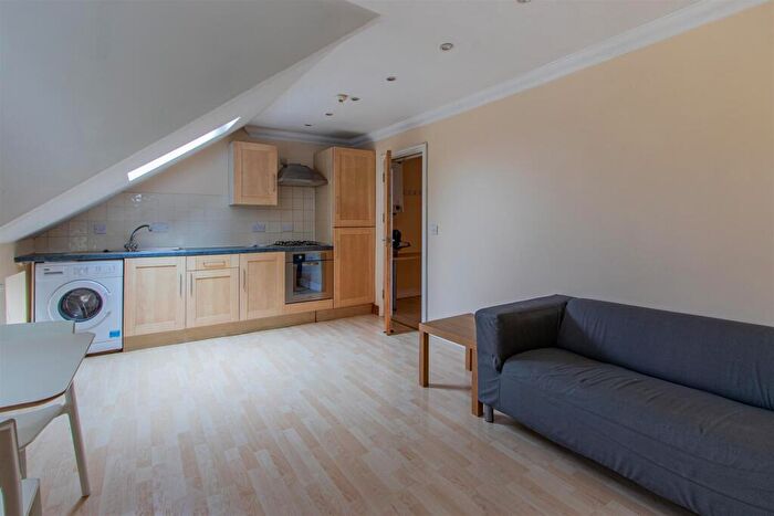 1 Bedroom Flat To Rent In Connaught Road, Roath, CF24