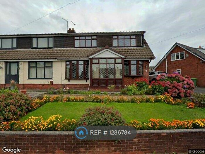 3 Bedroom Semi-Detached House To Rent In Alpine Drive, Royton, Oldham OL2