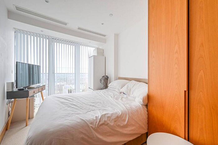 2 Bedroom Flat For Sale In Arena Tower, Canary Wharf, London, E14