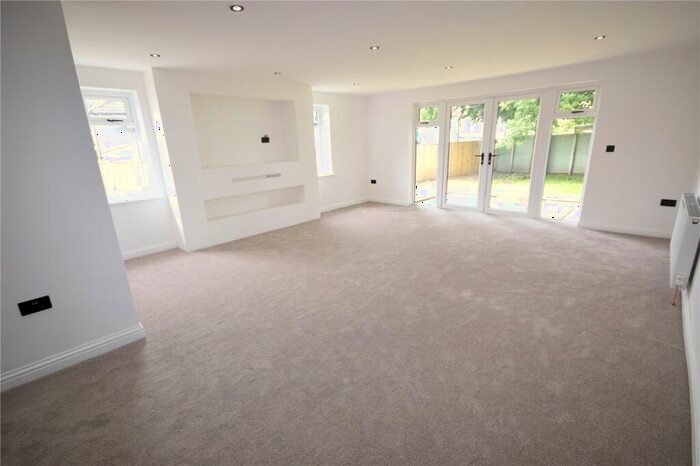 3 Bedroom Bungalow To Rent In Whinmoor Gardens, Leeds, West Yorkshire, LS14