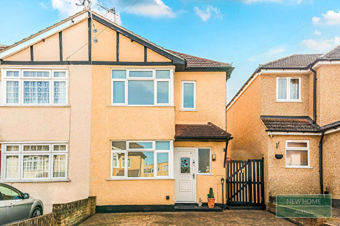 2 Bedroom Detached House For Sale In Conrad Drive, Worcester Park, KT4