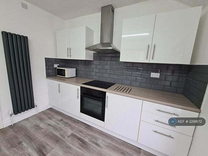 2 Bedroom Flat To Rent In Eversley Road, Sketty, Swansea, SA2