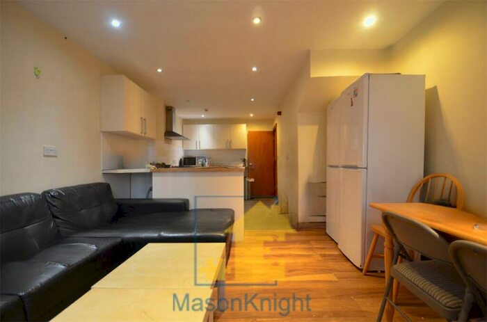 5 Bedroom Terraced House To Rent In &#. Pppw For Group Of People. Bedroom Student House InRose Cottage, Selly Oak. Mins Walk From University Of Bi, B29