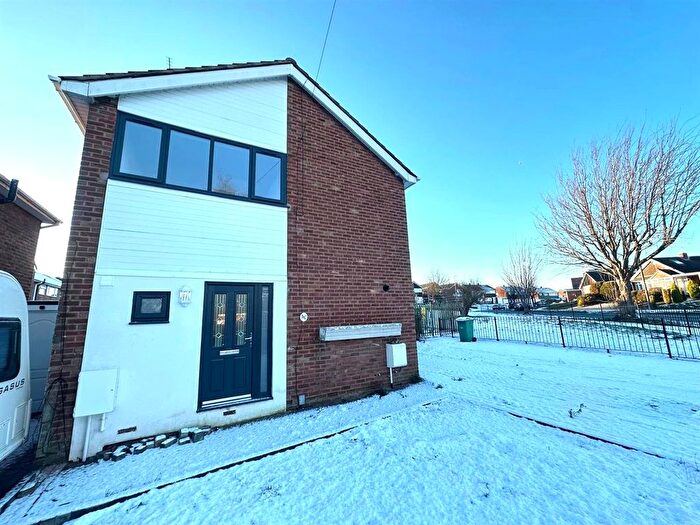 3 Bedroom Property To Rent In Rangeways Road, Kingswinford, DY6