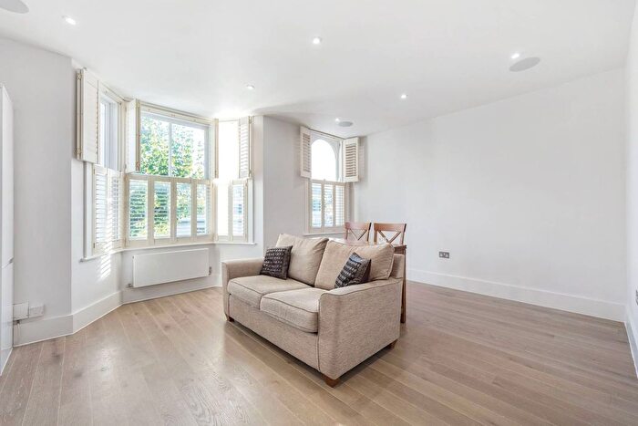 1 Bedroom Flat To Rent In Bramber Road, Barons Court, London, W14