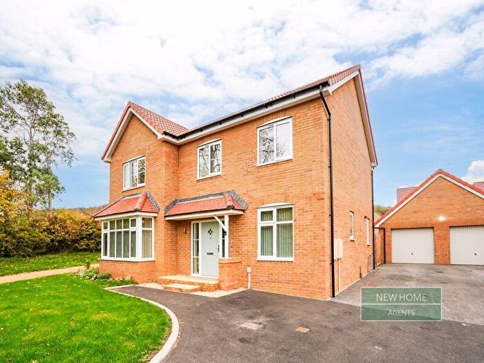 4 Bedroom Detached House For Sale In Mansbury Gardens Congresbury, Bristol, BS49