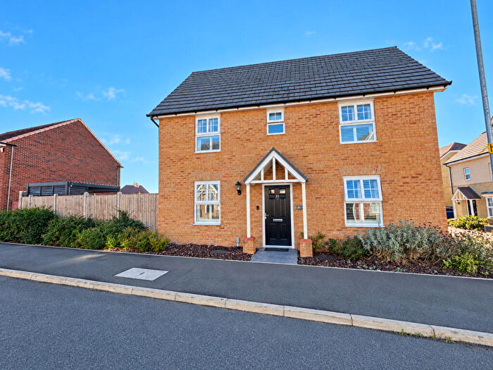 3 Bedroom Detached House For Sale In Lowlands Road, Hulbridge, SS5