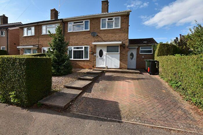 3 Bedroom Semi-Detached House For Sale In Beckworth Grove, Oakham, LE15