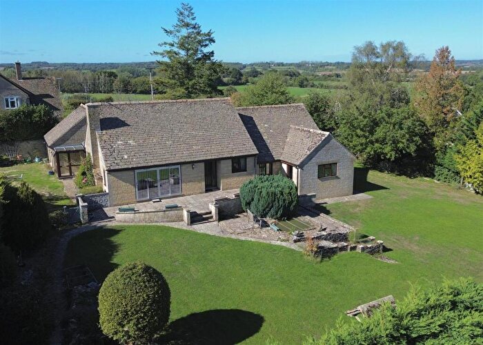 4 Bedroom Detached Bungalow For Sale In New Yatt Road, North Leigh, Witney, OX29