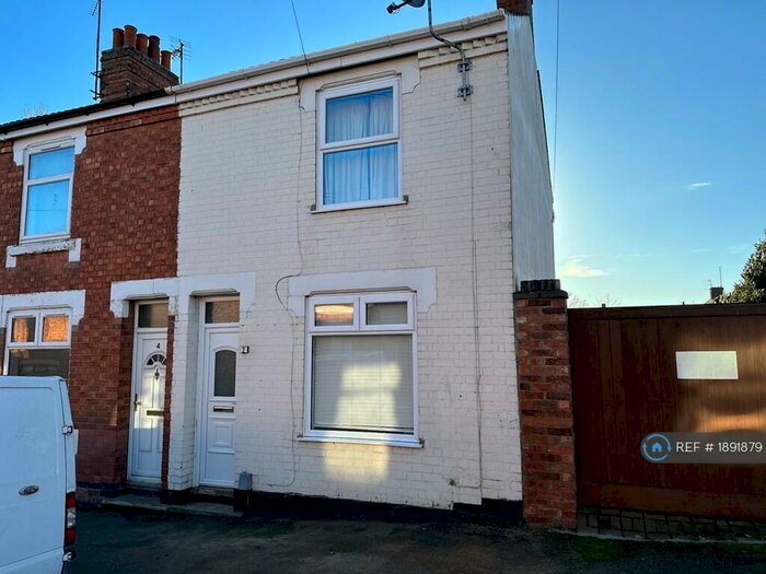 2 Bedroom End Of Terrace House To Rent In Avondale Road, Kettering, NN16