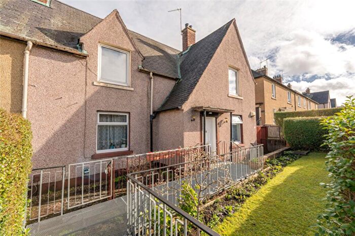 2 Bedroom Flat For Sale In Broomhouse Row, Edinburgh, EH11