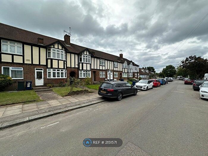 2 Bedroom Flat To Rent In London, London, NW4