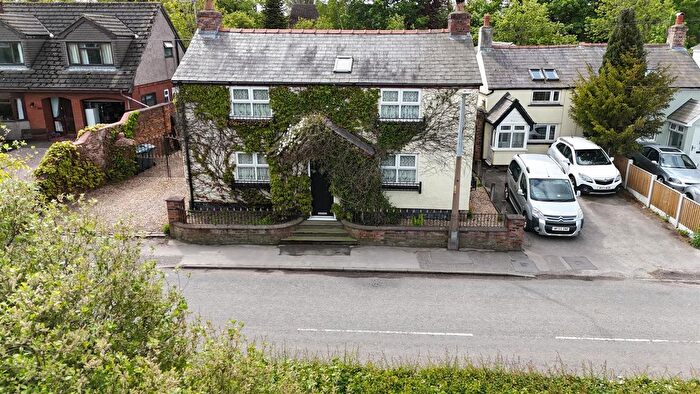 4 Bedroom Detached House For Sale In Shore Road, Hesketh Bank, Preston, PR4