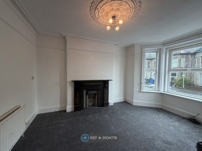 3 Bedroom Semi-Detached House To Rent In Milton Road East, Lowestoft, NR32