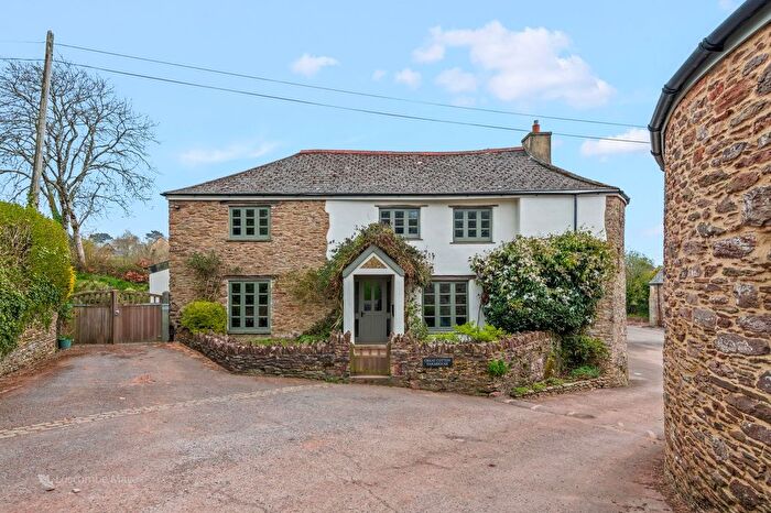 4 Bedroom Detached House For Sale In Great Cotton Farm House, Dartmouth, TQ6