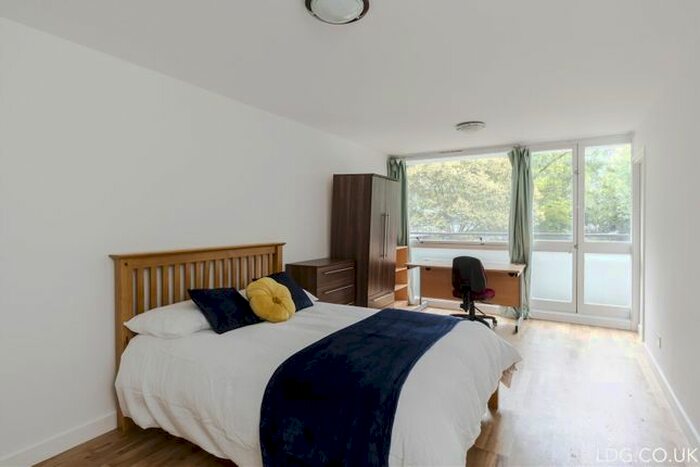 2 Bedroom Flat To Rent In Clipstone Street, London, W1W