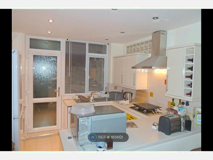 1 Bedroom Flat To Rent In Exeter, Exeter, EX4