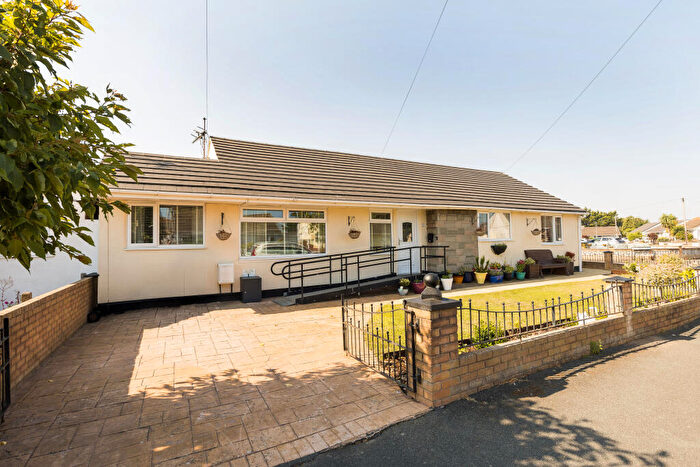 4 Bedroom Detached Bungalow For Sale In Harrison Drive, Rhyl, LL18