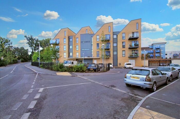 2 Bedroom Flat To Rent In Trout Road, Yiewsley, West Drayton, UB7