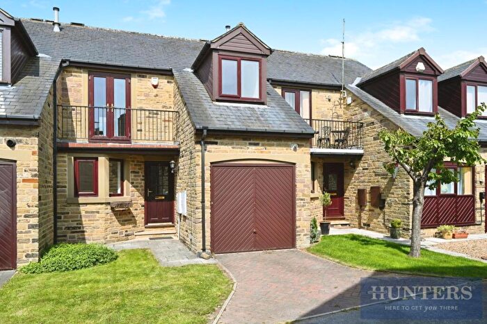 3 Bedroom Mews For Sale In Belgrave Mews, Rawdon, Leeds, LS19