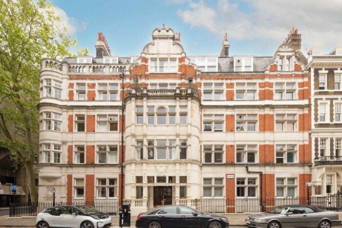 1 Bedroom Flat To Rent In Bedford Avenue, Holborn, WC1B