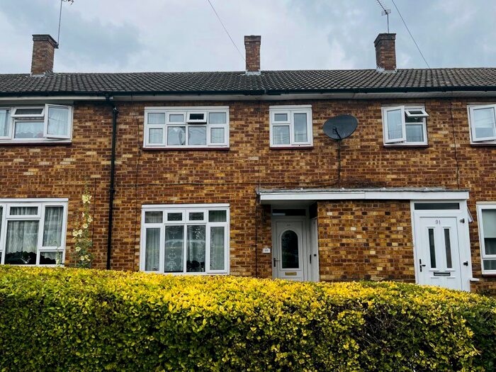 2 Bedroom Property To Rent In The Broadway, Loughton, IG10