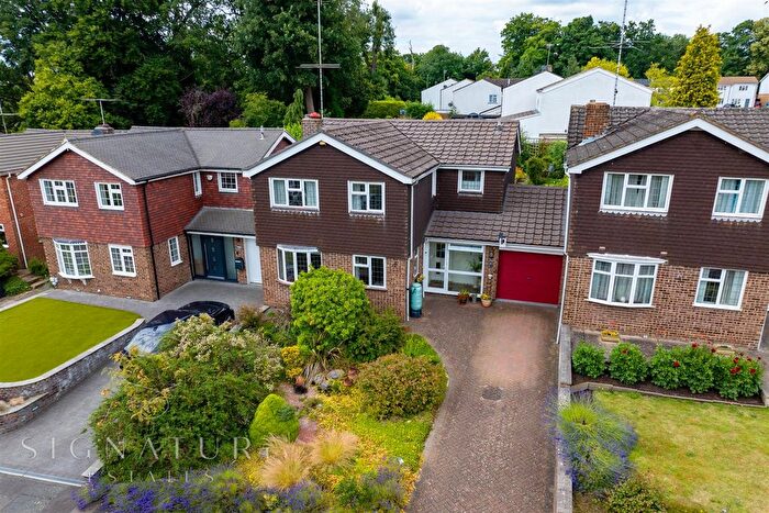 4 Bedroom Link Detached House For Sale In Beechpark Way, Watford, WD17