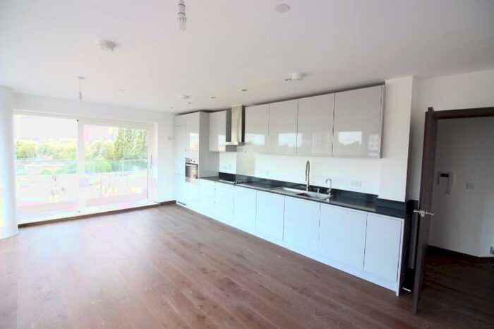 2 Bedroom Apartment To Rent In Luxury Apartment @ Fletton Quays, PE2