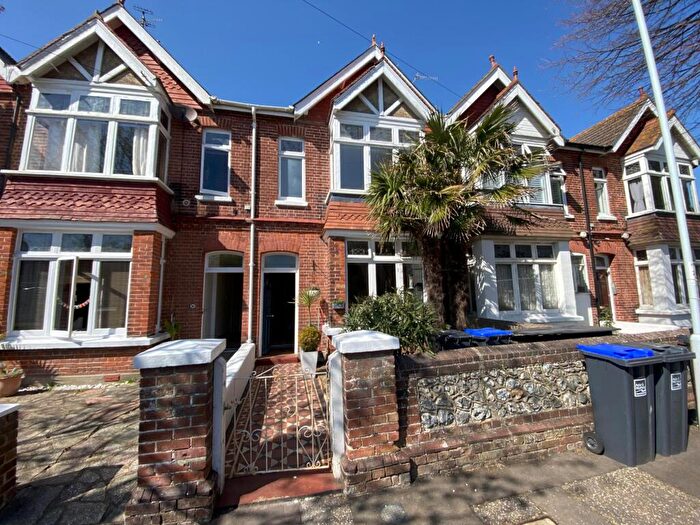2 Bedroom Flat To Rent In Ash Grove, Worthing, BN11