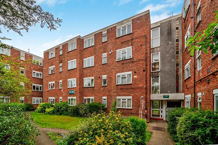 2 Bedroom Flat To Rent In Alexandra Road, Hounslow, TW3