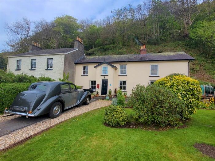 4 Bedroom Cottage For Sale In Ferryside, SA17