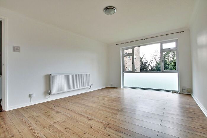 2 Bedroom Flat To Rent In Oaklands Road, Bromley, BR1