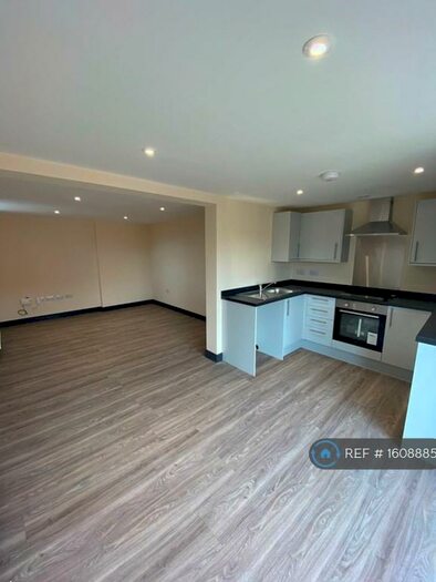 2 Bedroom Flat To Rent In Burgess Road, Leicester, LE2