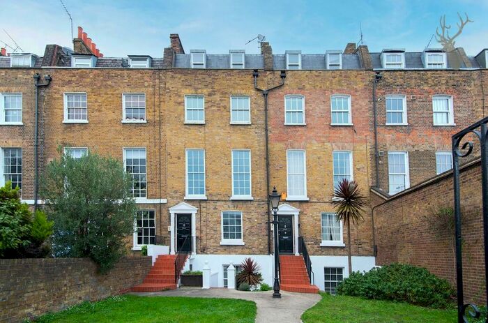 2 Bedroom Flat To Rent In Hackney Road, London, E2