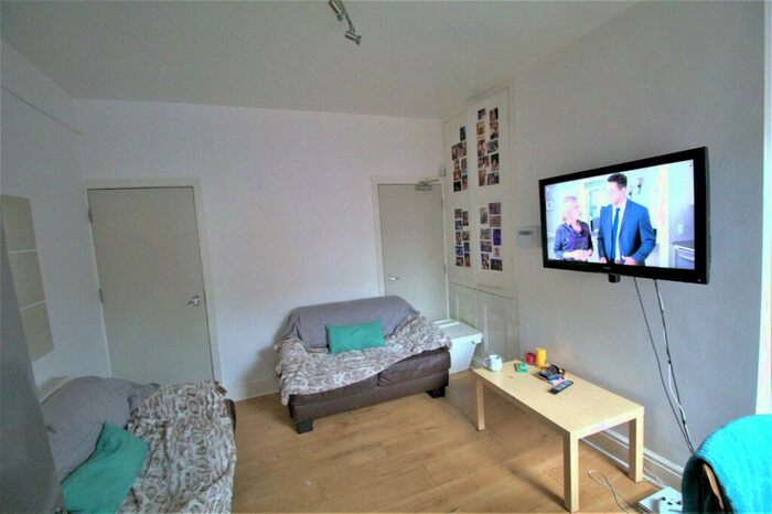 4 Bedroom Terraced House To Rent In Pomona Street, S11