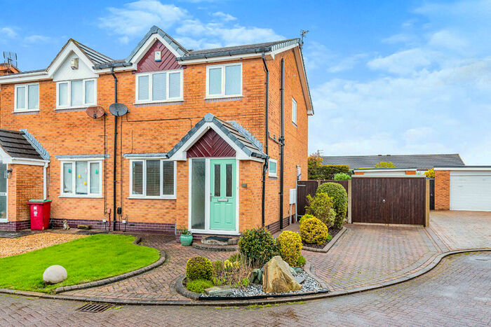 3 Bedroom Semi-Detached House To Rent In Askrigg Close, Blackpool, Lancashire, FY4