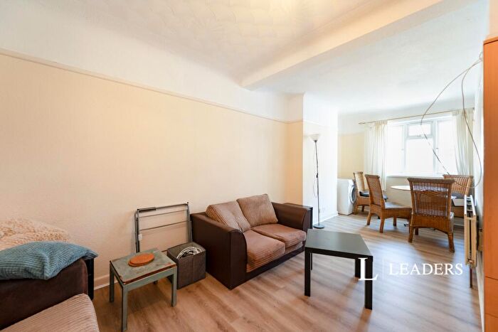 4 Bedroom Flat To Rent In Elm Grove, Southsea, PO5