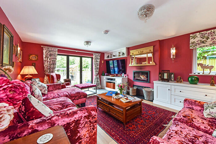 4 Bedroom Detached House For Sale In Mint Road, Liss Forest, Hampshire, GU33