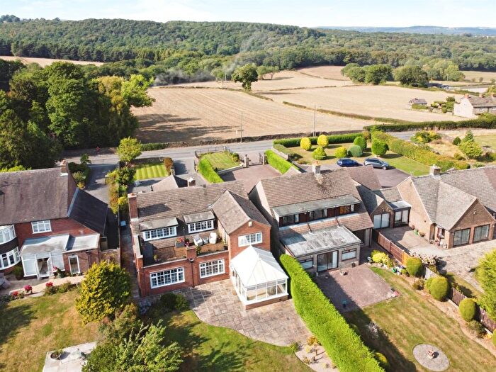 4 Bedroom Character Property For Sale In Hemming Green, Old Brampton, Chesterfield, S42