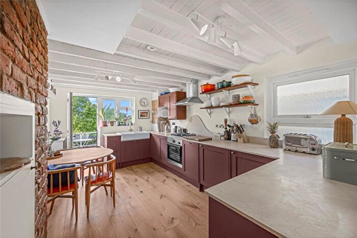 2 Bedroom Apartment For Sale In Brayards Road, Peckham, London, SE15