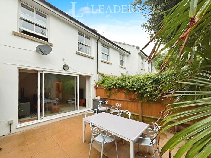 4 Bedroom End Of Terrace House To Rent In Medina Place, BN3