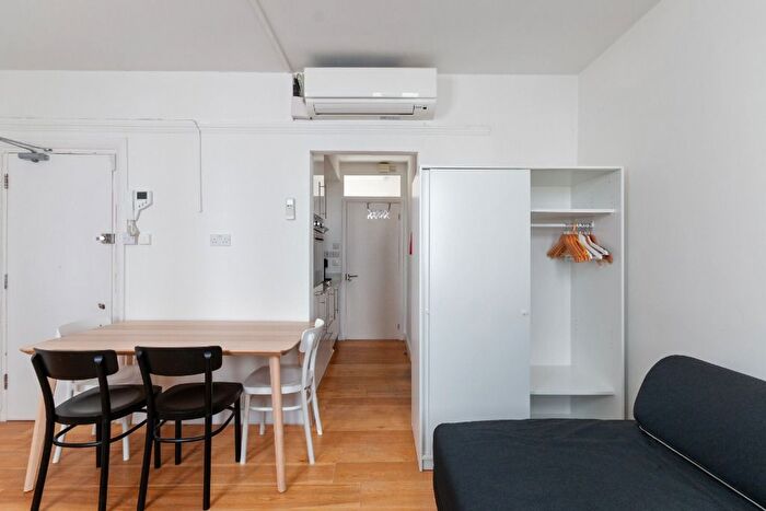 Studio To Rent In D'arblay Street, London, W1F