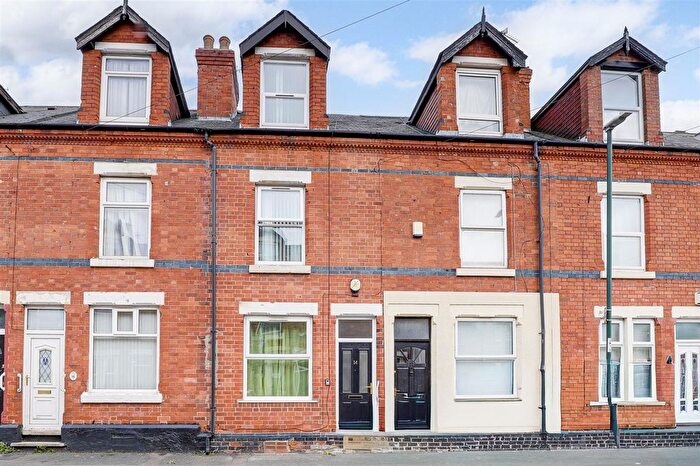 3 Bedroom Terraced House For Sale In Kentwood Road, Nottingham, NG2